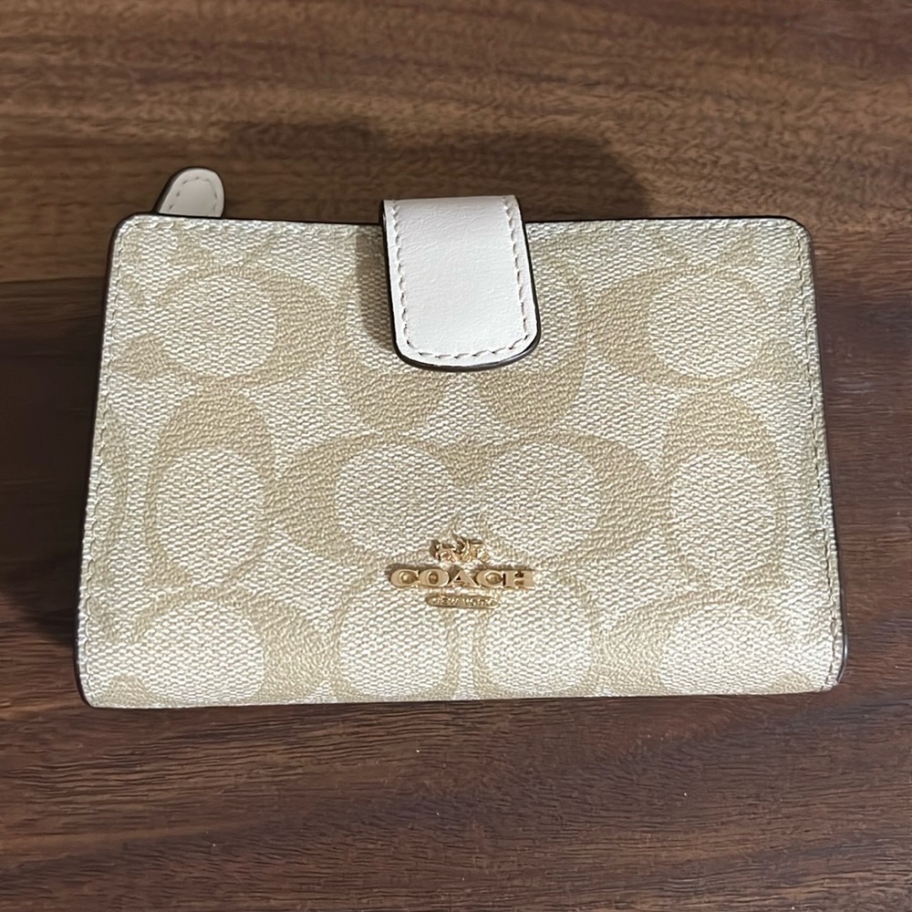 Coach Beige and White Signature Wallet